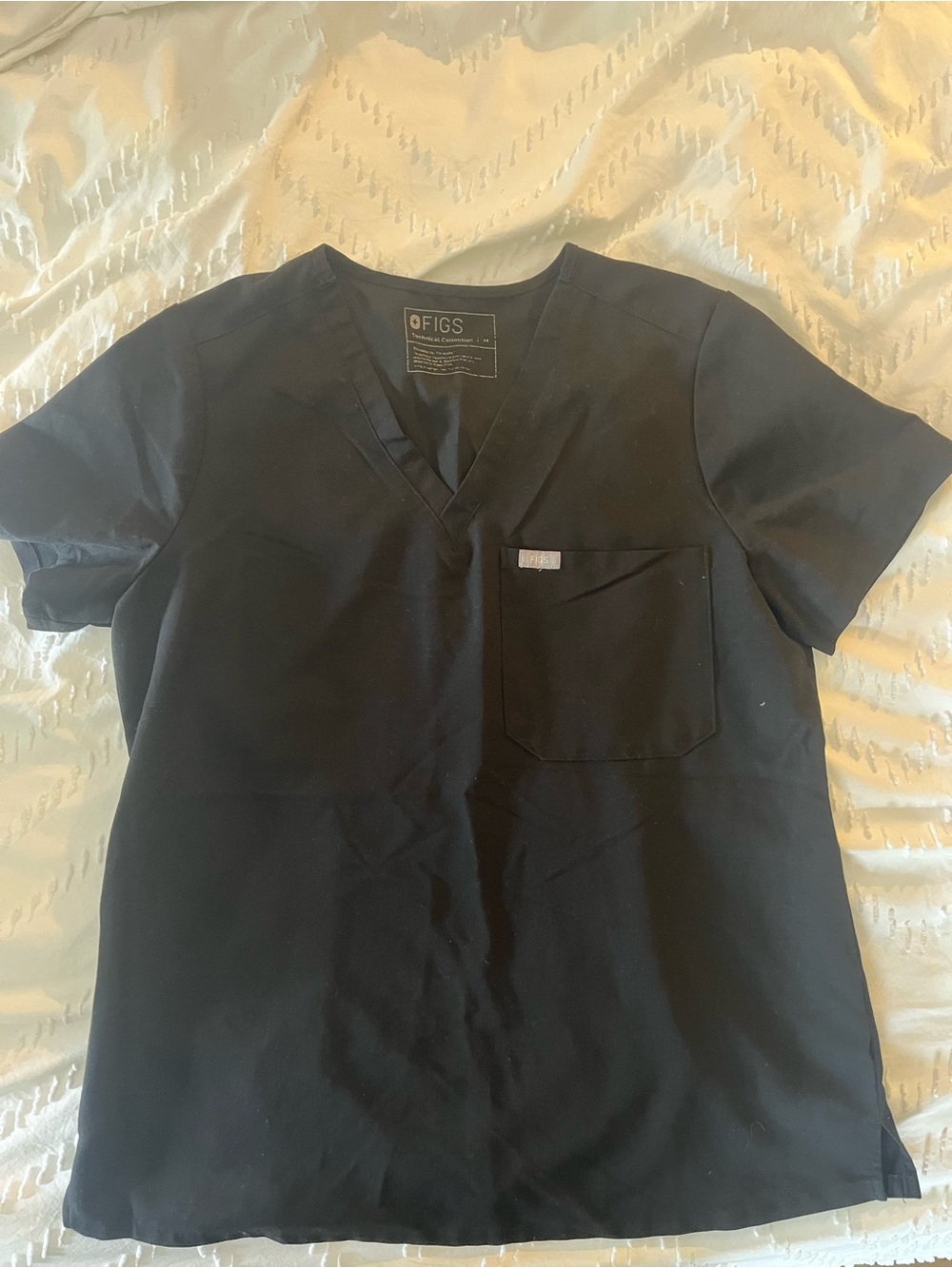 FIGS Women’s scrubs set